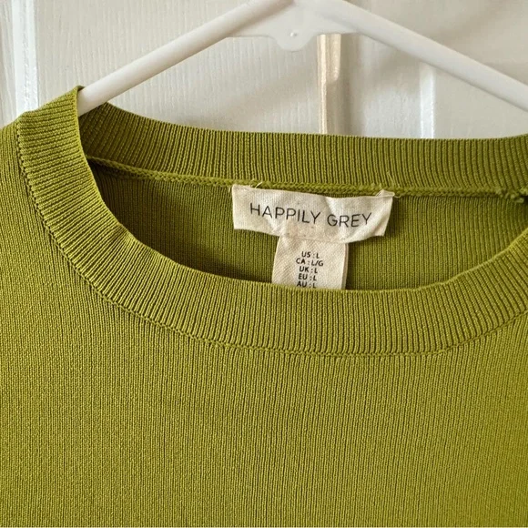 Happily Grey Top. L Apple Green long sleeve cropped NWOT - Picture 3 of 3